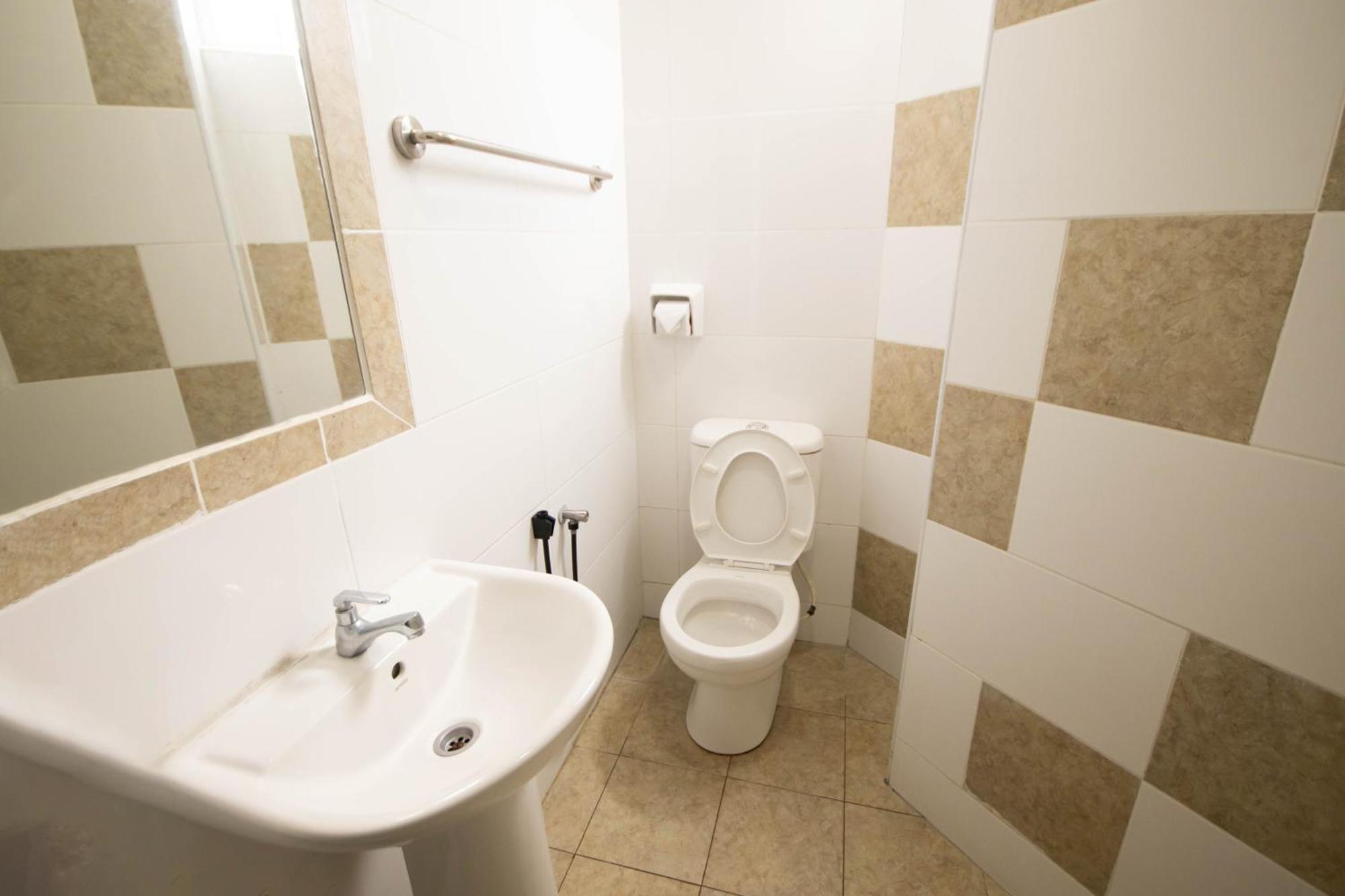 Sun Inns Hotel Meru Raya Chemor Екстериор снимка