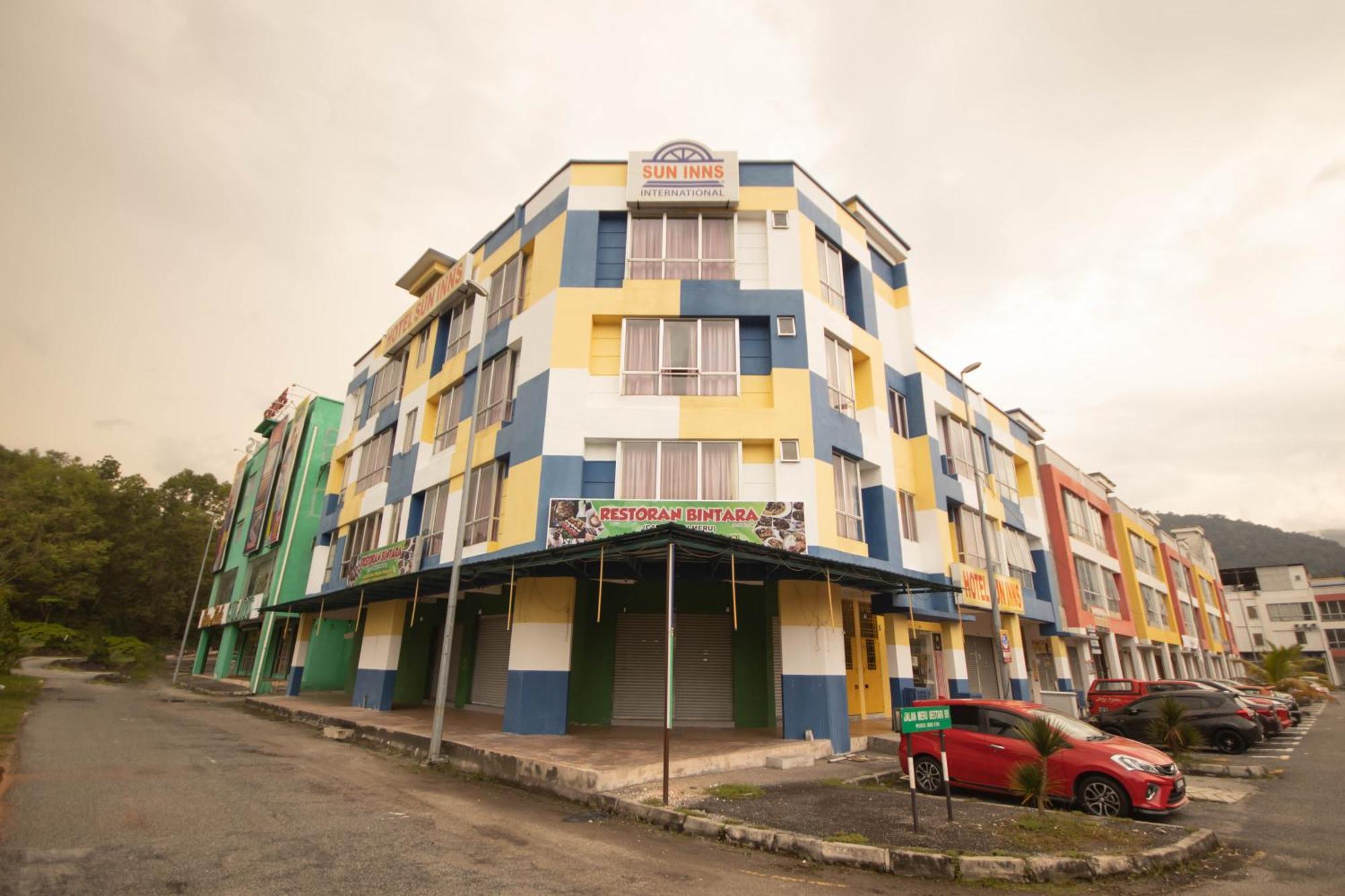 Sun Inns Hotel Meru Raya Chemor Екстериор снимка